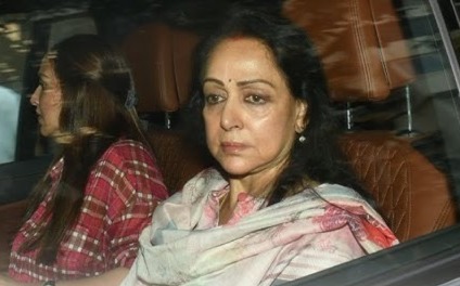 'बैठी बैठी रो रही थी..', हेमा के घर धर्मेंद्र के लिए रखे गए पाठ में पहुंचीं बचपन की फैन, बताया कैसा था माहौल