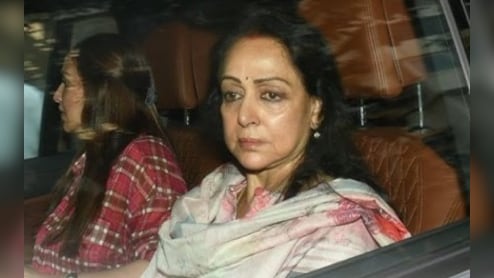 'बैठी बैठी रो रही थी..', हेमा के घर धर्मेंद्र के लिए रखे गए पाठ में पहुंचीं बचपन की फैन, बताया कैसा था माहौल