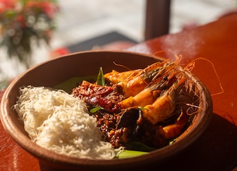 Feasting By The Backwaters: Traditional Kerala Seafood Recipes Worth Travelling For