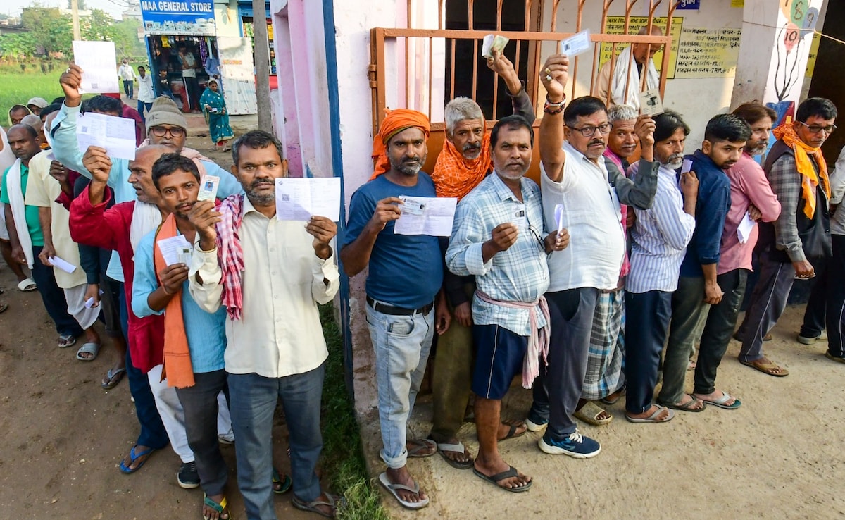 Bihar Voting Percentage Live: बिहार में पहले चरण में 121 सीटों पर 1 बजे तक हुआ 42.31 पर्सेंट मतदान