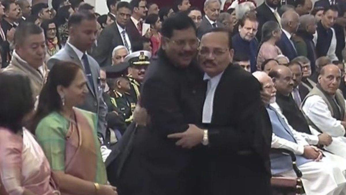 अनोखी मिसाल! नए CJI के लिए राष्ट्रपति भवन में मर्सिडीज छोड़ गए जस्टिस गवई