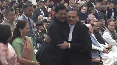 अनोखी मिसाल! नए CJI के लिए राष्ट्रपति भवन में मर्सिडीज छोड़ गए जस्टिस गवई