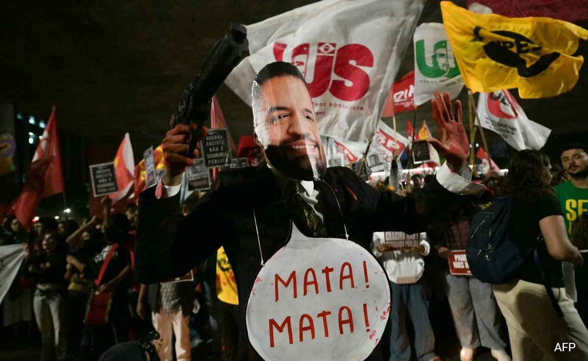 Massive Anger On Brazil's Blood-Ridden Streets Following Deadly Rio Raids