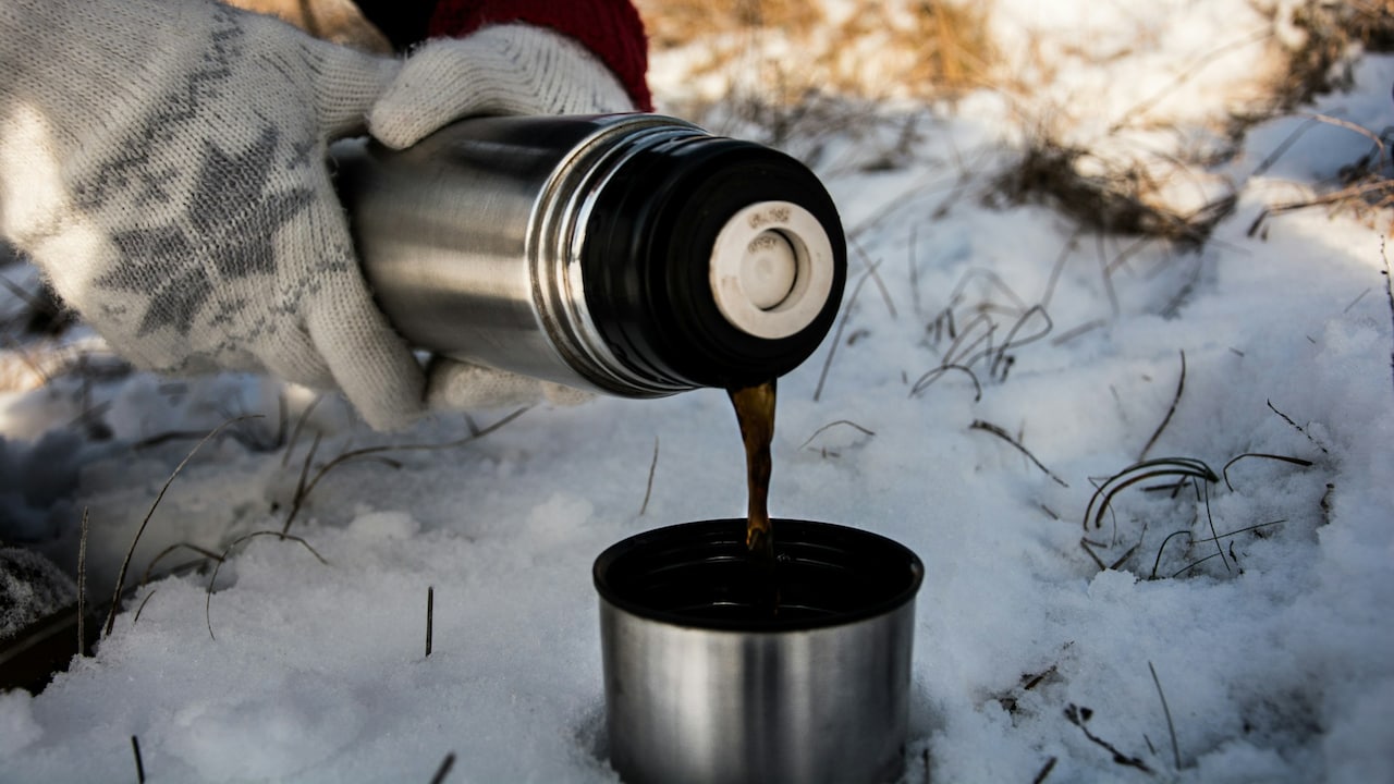 Enjoy hot beverages anytime and anywhere with these vacuum flasks from Amazon