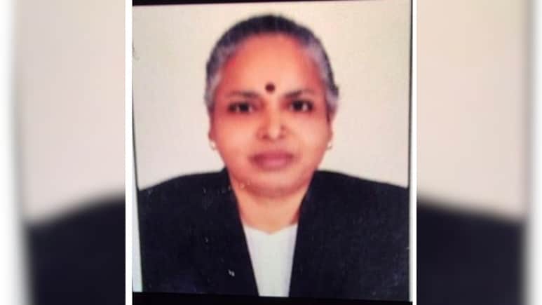 'They Were Busy Filming Videos': Husband After Lawyer Dies Of Heart Attack