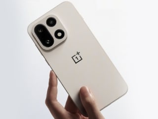 OnePlus 15 Launched in India: भारत में आया 7300mAh बैटरी और धांसू गेमिंग फीचर्स वाला वनप्लस फ्लैगशिप, जानें कीमत