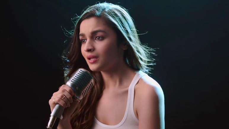 एक्टिंग ही नहीं, सिंगिंग में भी माहिर हैं ये बॉलीवुड सितारे,  इन फिल्मों अपने सुरों से जीता दिल एक्टिंग ही नहीं, सिंगिंग में भी माहिर हैं ये बॉलीवुड सितारे,  इन फिल्मों अपने सुरों से जीता दिल