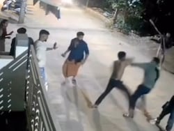 Video: Street Fight Between College Students In Bengaluru