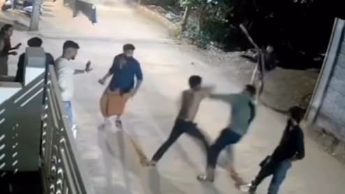 Video: Street Fight Between College Students In Bengaluru
