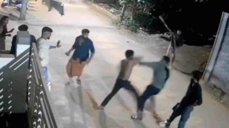 Video: Street Fight Between College Students In Bengaluru
