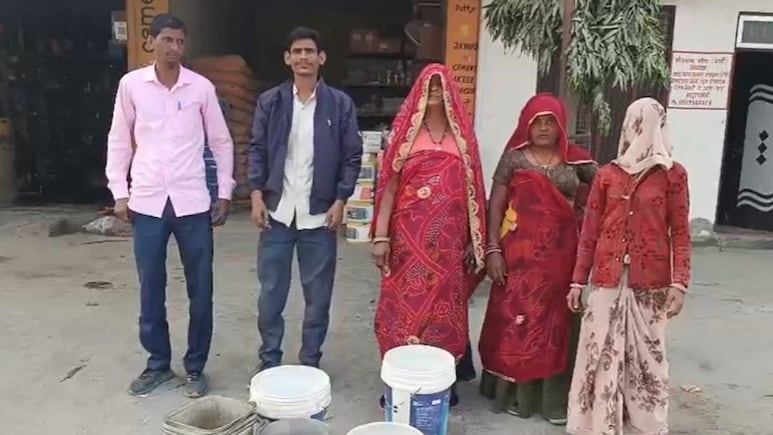 खाटूश्यामजी में 20 दिनों से पानी सप्लाई ठप, बूंद-बूंद पानी के लिए भटक रहे लोगों में नाराजगी