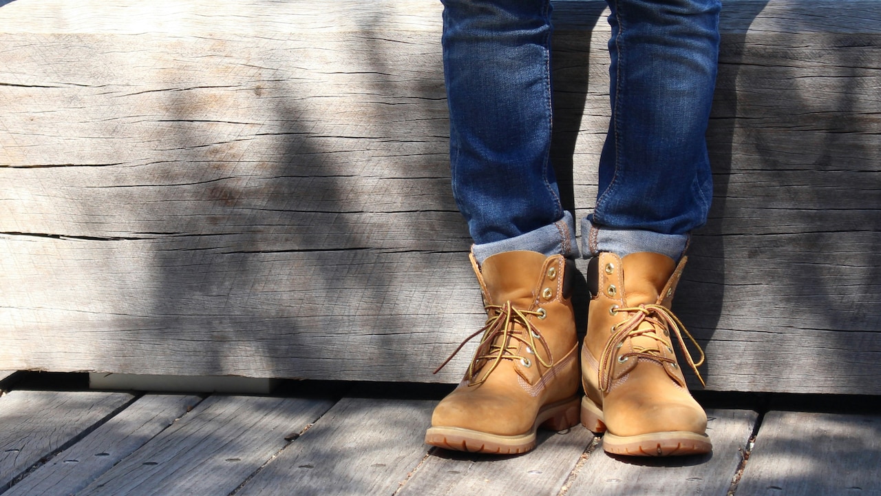 Step into winter in style with mens ankle-length boots built for warmth and everyday comfort Step into winter in style with mens ankle-length boots built for warmth and everyday comfort