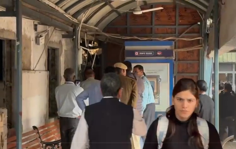 दिल्ली के दो CRPF स्कूल, पटियाला, साकेत और द्वारका कोर्ट को बम से उड़ाने की धमकी