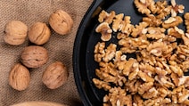 Almonds To Walnuts: The Ideal Time To Eat Each Nut For Maximum Benefits