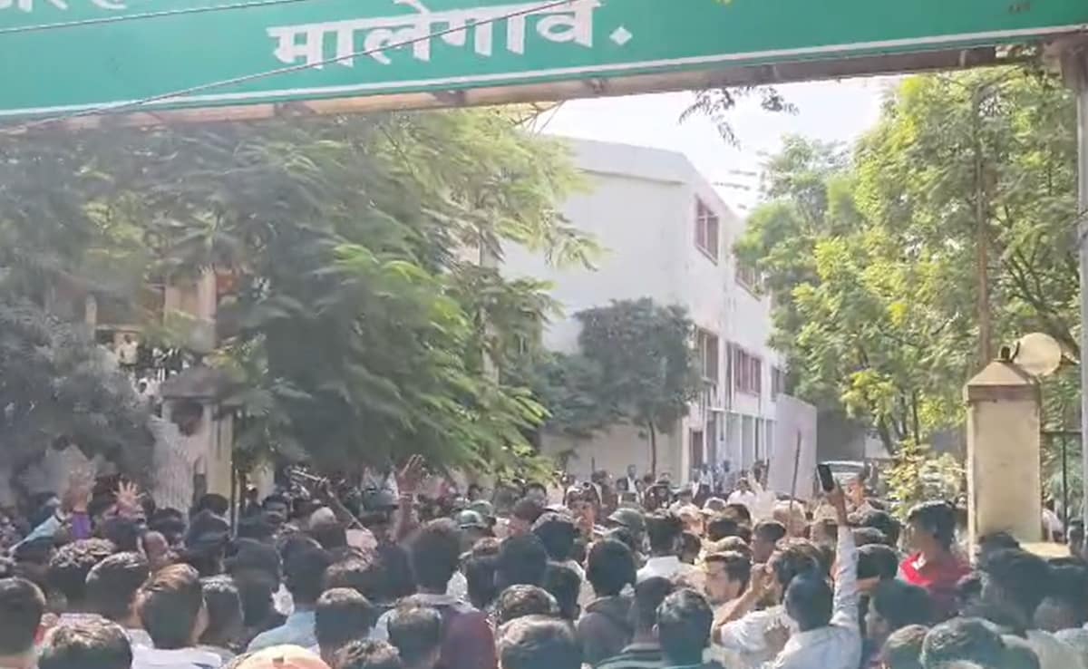 मालेगांव कोर्ट परिसर में हंगामा, गुस्साई भीड़ ने चप्पल फेंकी-तोड़ा दरवाजा, तीन साल की बच्ची से रेप-हत्या पर उबाल