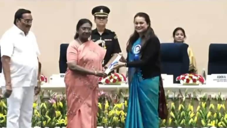 जल संरक्षण में देश में नंबर 1 पर बाड़मेर, टीना डाबी को राष्ट्रपति से मिला 2 करोड़ का पुरस्कार; सीकर के बजरंग लाल जेठू भी सम्मानित