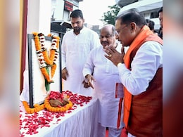 CM साय ने छत्तीसगढ़ महतारी की प्रतिमा पर माल्यार्पण कर किया नमन,  प्रदेश के विकास का भी लिया संकल्प