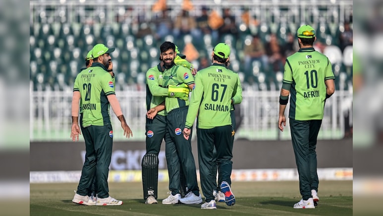 PAK vs ZIM Live Updates: शाहीन अफरीदी, सैम अयूब की हुई कुटाई, ज़िम्बाब्वे 10 ओवर के बाद 88/1