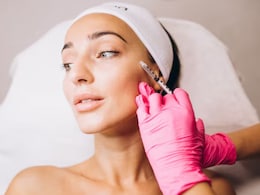 Online Dating Is Influencing Women To Opt For Cosmetic Surgery, Reveals A Study
