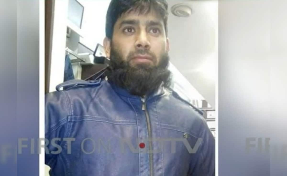 लाल किला ब्‍लास्‍ट:  उमर को कार देने वाले तारिक का फोटो देखिए