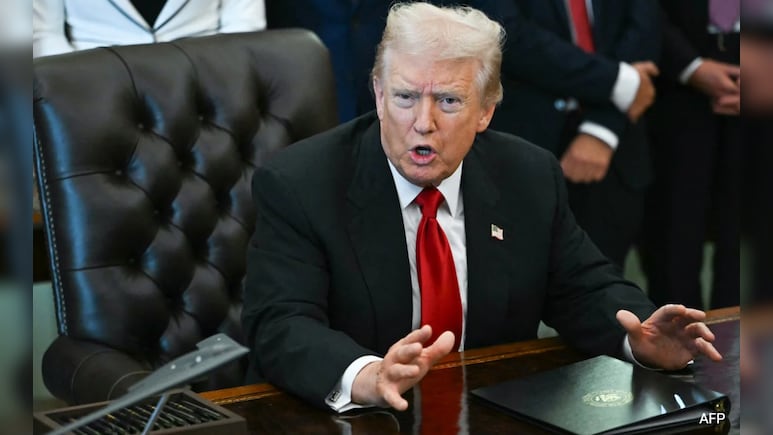 डोनाल्ड ट्रंप ने टैरिफ विरोध को कहा- मूर्ख, अमेरिकियों से किया वादा- सबको 2-2 हजार डॉलर मिलेंगे