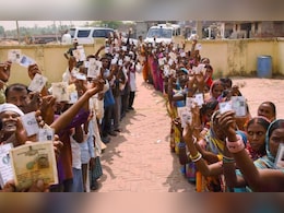 बिहार चुनावः पहले चरण में बढ़ी वोटिंग में SIR का क्या किरदार? क्या हैं इसके मायने?