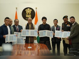 रक्षा मंत्री राजनाथ सिंह ने किया '120 बहादुर' का ‘माई स्टैम्प’ लॉन्च, दी वीरों को श्रद्धांजलि