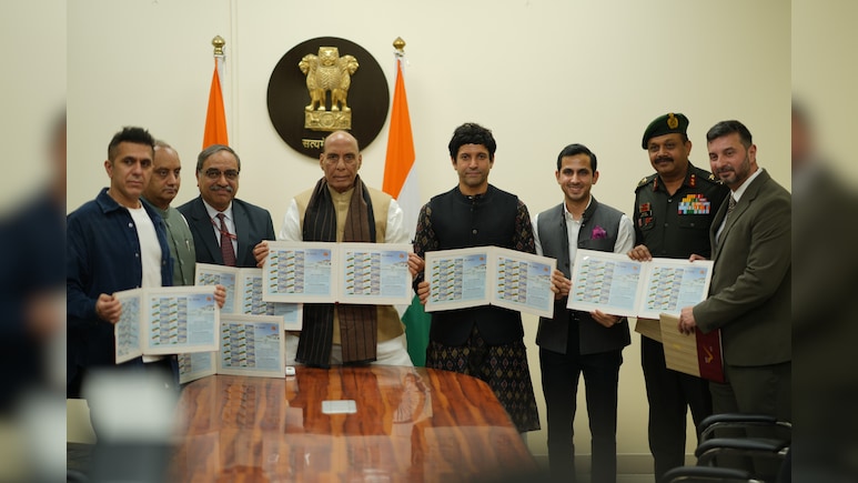 रक्षा मंत्री राजनाथ सिंह ने किया '120 बहादुर' का ‘माई स्टैम्प’ लॉन्च, दी वीरों को श्रद्धांजलि