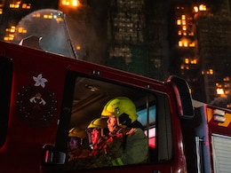 Hong Kong: दर्दनाक हादसे के बाद 3 लोग गिरफ्तार, बिल्डिंग में रहते थे ज्‍यादातर बुजुर्ग 