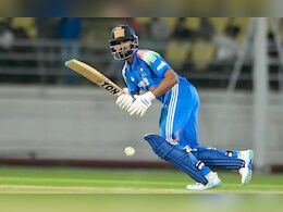 ऋतुराज गायकवाड़ ने विराट कोहली, शुभमन गिल और रैना का रिकॉर्ड तोड़ते हुए रच दिया इतिहास