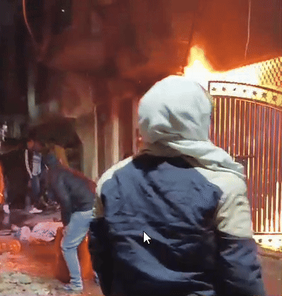 दिल्ली के संगम विहार में चार मंजिला इमारत में लगी भीषण आग, 4 की मौत, कई झुलसे