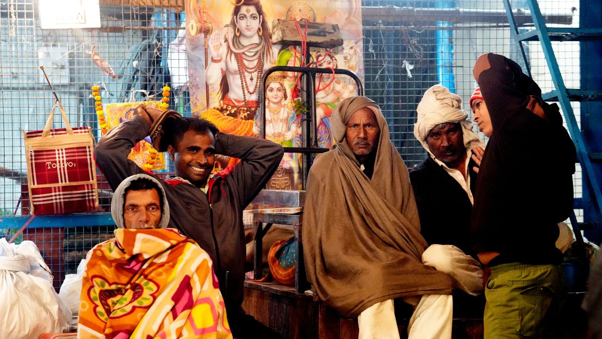 उत्तर भारत में कड़ाके की ठंड, सर्द सुबह से बढ़ी परेशानी, दिल्ली में 8 डिग्री तक पहुंचा पारा