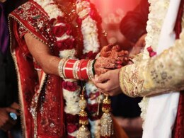 शादी के बाद सात दिन तक कपड़े नहीं पहनती है दुल्हन, भारत के इस गांव में है ये अजीब परंपरा