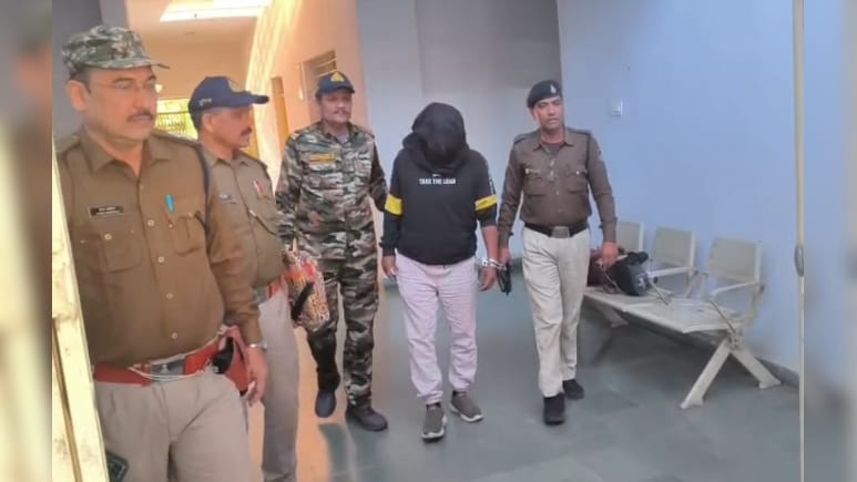 आधार अपडेशन सिस्टम में बड़ा फर्जीवाड़ा: क्लोन बायोमेट्रिक बनाकर ऑपरेटर ID हो रही थी इस्तेमाल