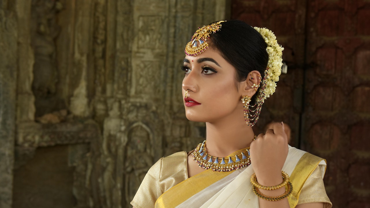 Explore types of saree fabrics that stay in their place;