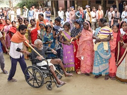बिहार चुनाव: दूसरे चरण में 'महा बंपर' वोटिंग, सीमांचल और ग्रामीण इलाकों में लगी वोटर्स की लंबी कतार, किसे होगा फायदा?