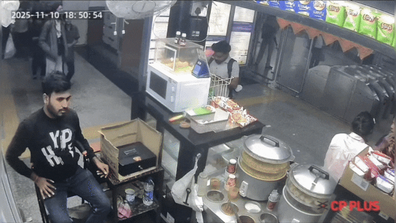 लाल किला ब्लास्ट में 40 फीट तक हिल गई थी धरती, CCTV वीडियो में दिखा जबरदस्त धमाके का असर