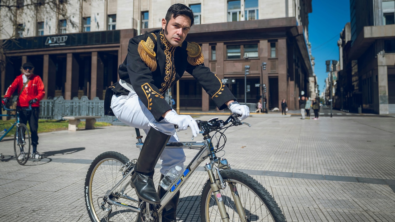 Dress right for cycling and office using these handy tips Dress right for cycling and office using these handy tips