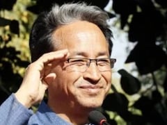 भूख हड़ताल पर बैठे सोनम वांगचुक के पास हैं इतनी डिग्रियां, अवॉर्ड्स की लिस्ट भी देख लीजिए