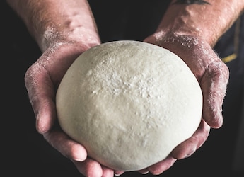 https://food.ndtv.com/food-drinks/why-does-aata-sometimes-turn-black-and-how-to-keep-it-fresh-12029564