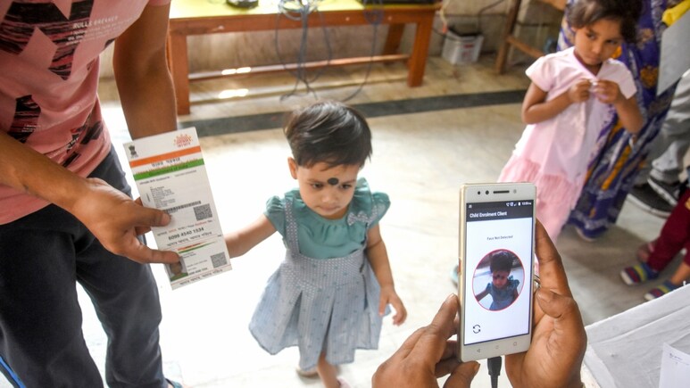 दिसंबर में आधार के नियमों में बड़ा बदलाव, बदल जाएगा कार्ड पर सारा डिटेल... आसान होगा नंबर-ऐड्रेस बदलना