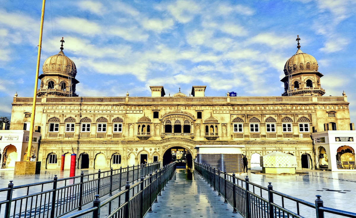 क्‍यों भारत के 2,000 से ज्‍यादा सिखों को वीजा देने के लिए मजबूर हुआ है पाकिस्‍तान