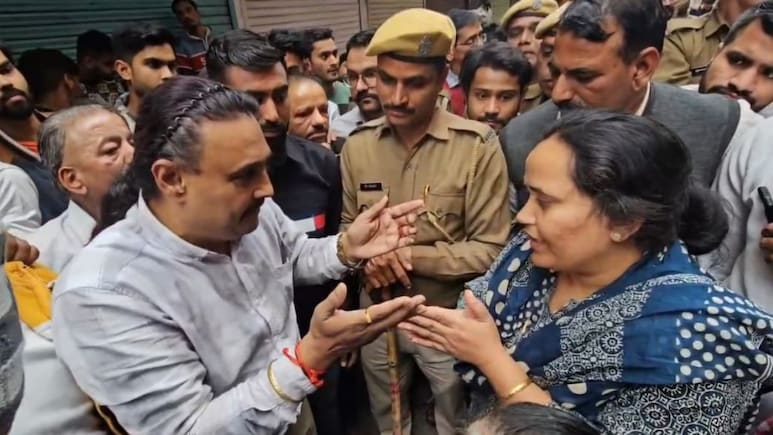 Rajasthan: अजमेर में बुलडोजर एक्शन के बाद बाजार बंद, देवनानी के दखल के बाद हाथ जोड़ते नजर आए अधिकारी