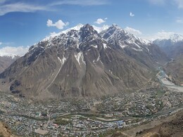 This Mountain Is Known As The Roof Of The World - How To Reach, Things To Do There
