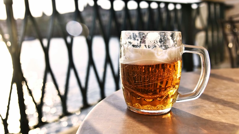 रोज कितने पैग शराब पीना Safe है? कितना पीने से नशा पूरे दिन रहता है? जानें रोज Alcohol लेने के नुकसान