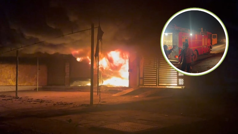 Jashpur Fire: जशपुर में मनिहारी दुकान में लगी भीषण आग, मौके पर पहुंची दमकल की गाड़ियां, लाखों का सामान जलकर खाक