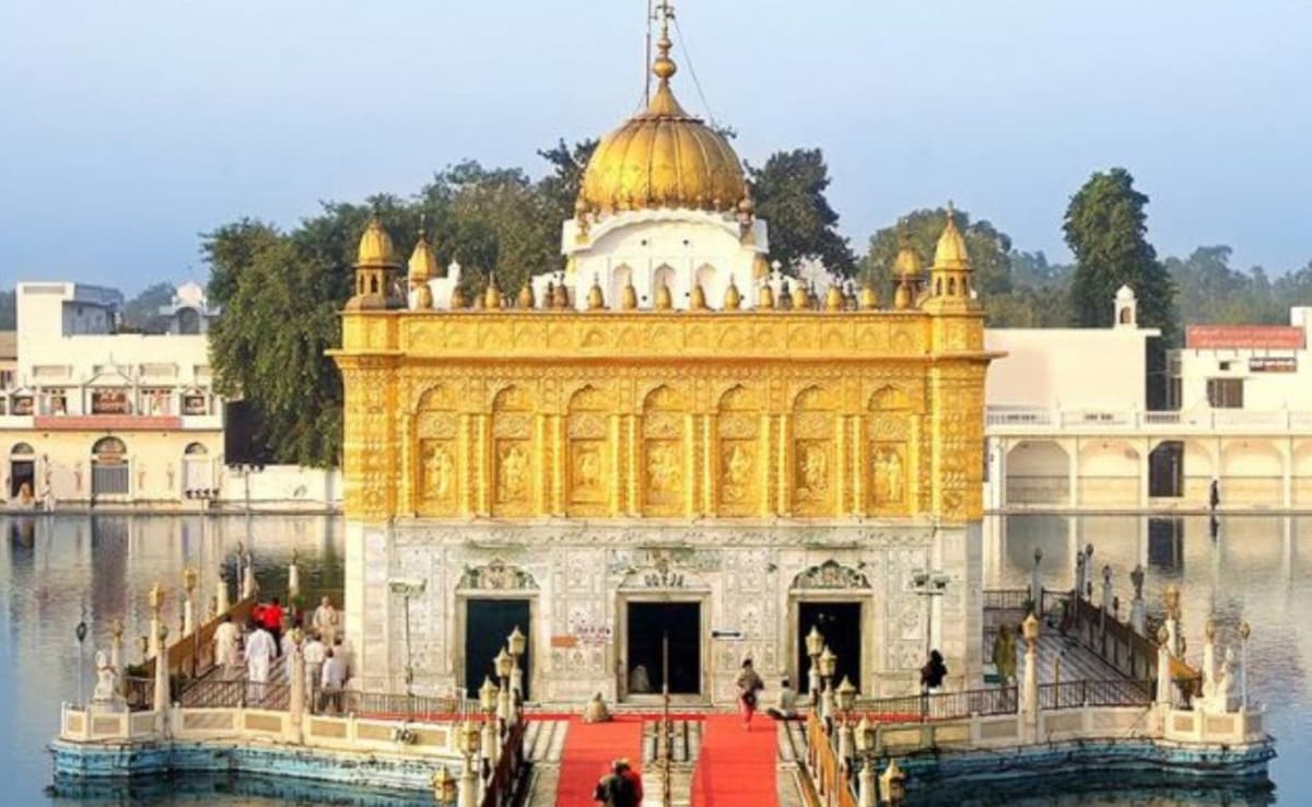 I Stumbled Upon A Replica Of Golden Temple In Amritsar. This Is The Durgiana Mandir