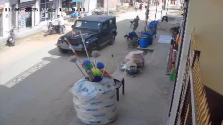 10 फीट दूर उछलकर गिरी युवती, थार ने मारी जोरदार टक्कर; जांच में जुटी पुलिस