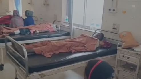 डूंगरपुर में भीषण सड़क हादसा, विजवा माता के दर्शन कर लौट रही सवारियों से भरी पिकअप पलटी