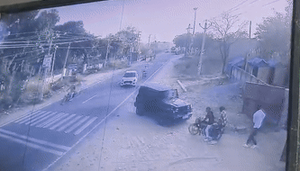 Rajasthan: बानसूर में गैंगवार से दहशत! थार ने बाइक सवार को मारी टक्कर; फायरिंग का सीसीटीवी फुटेज आया सामने